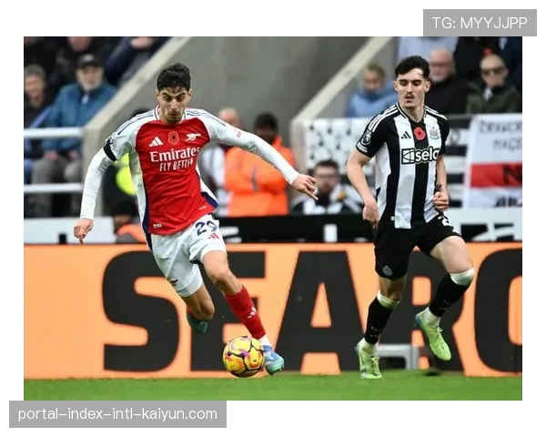 纽卡斯尔联三比零击败埃因霍温 伊萨克头球破门 纽卡斯尔联三比零击败埃因霍温 伊萨克头球破门