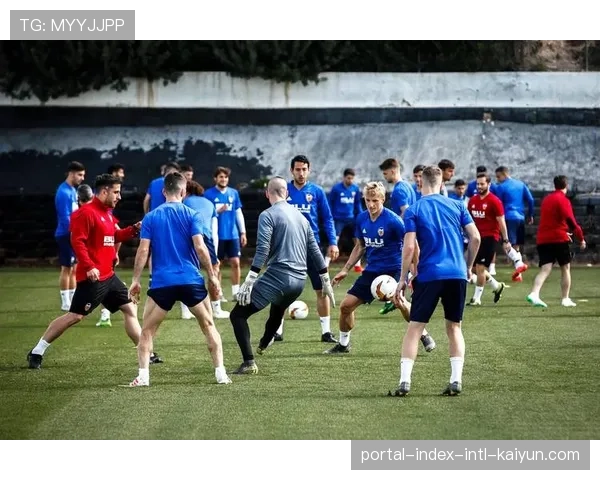水晶宫十人作战完成绝杀 防守反击战术在逆境中奏效